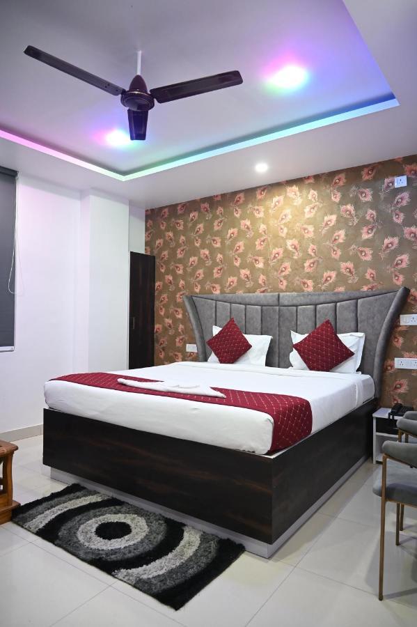 Hotel Diamant Inn Patna  Bagian luar foto