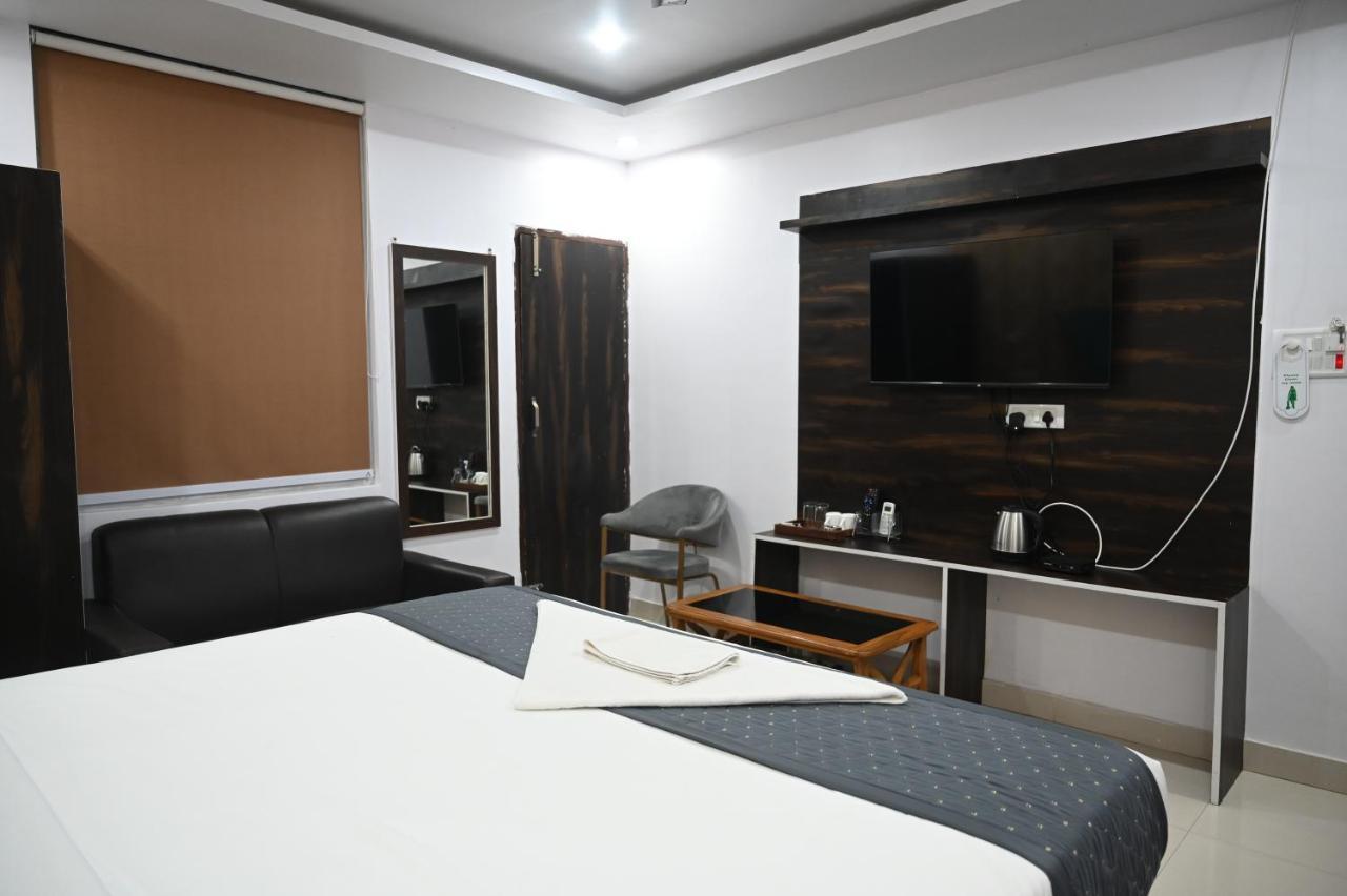 Hotel Diamant Inn Patna  Bagian luar foto