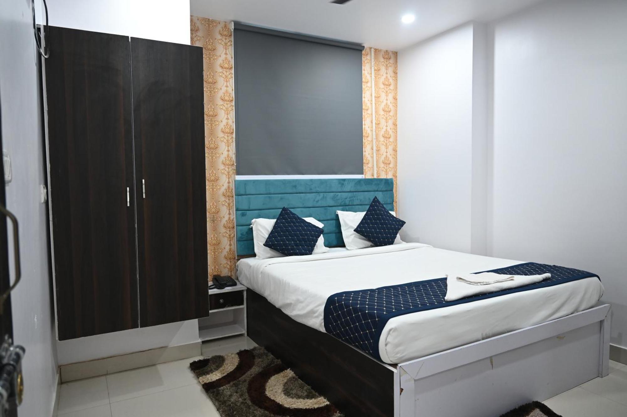Hotel Diamant Inn Patna  Bagian luar foto