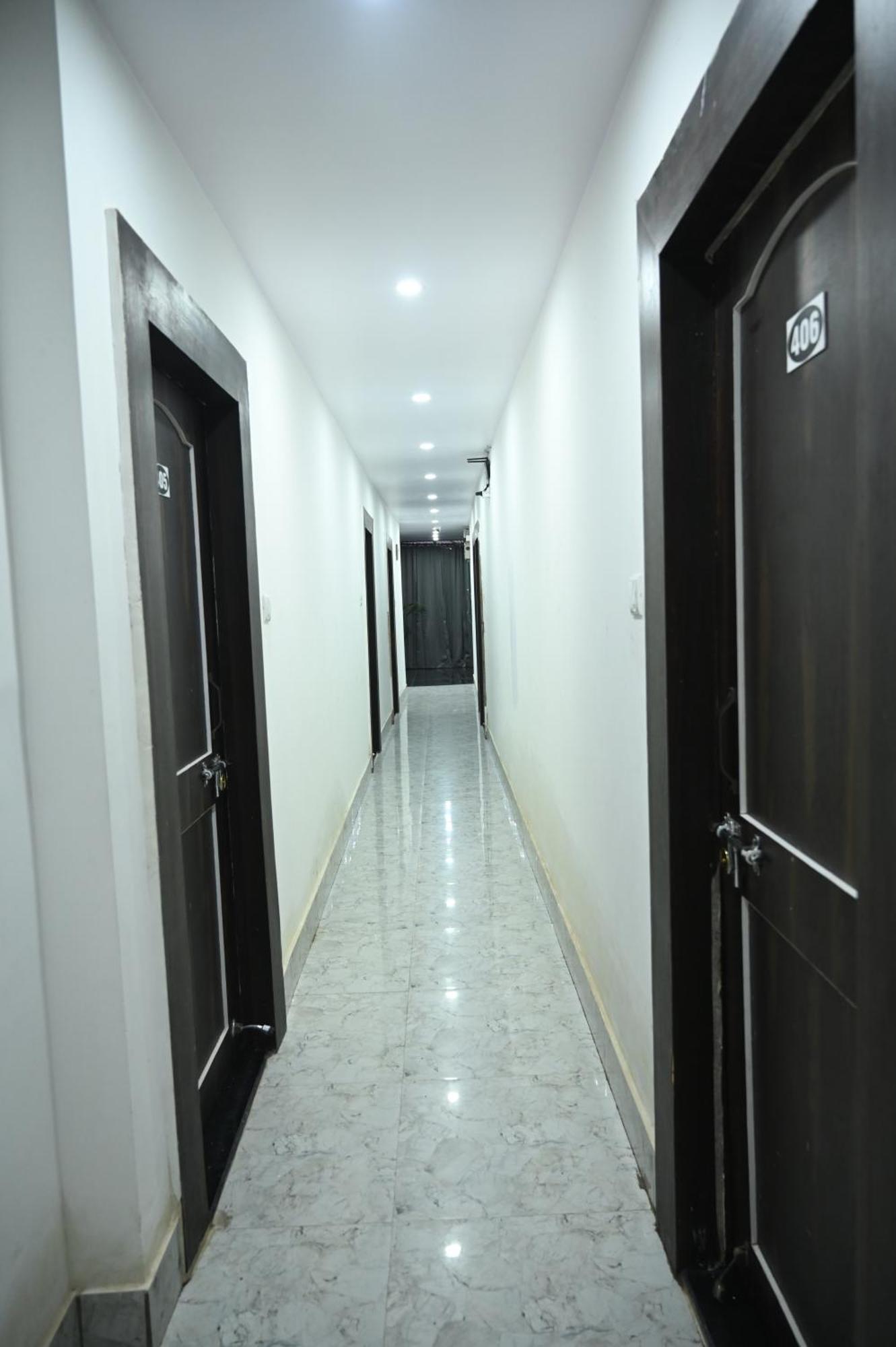 Hotel Diamant Inn Patna  Bagian luar foto
